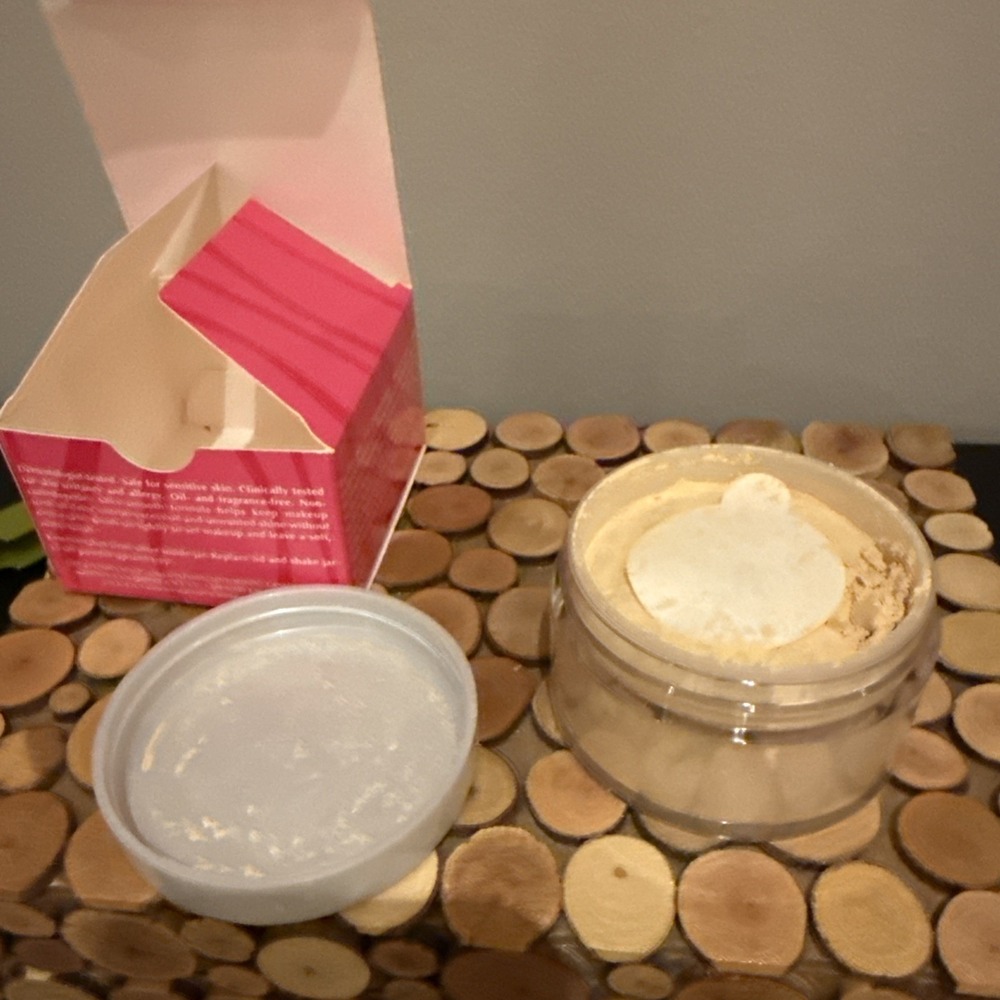NEW Mary Kay IVORY 4495 MK‎ Signature Loose Powder 0.74 oz NOS FLAW